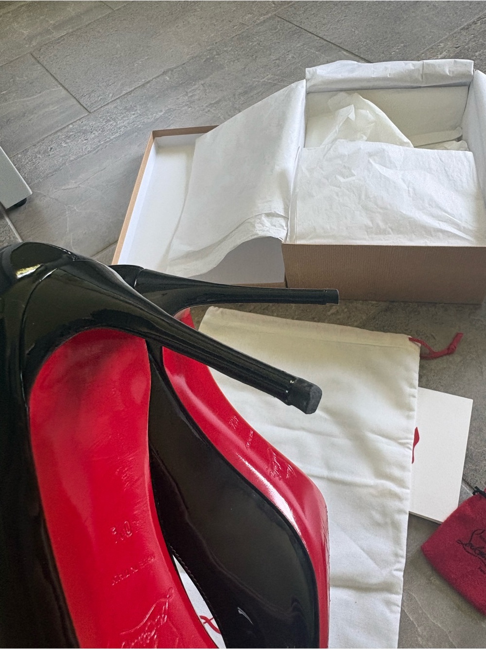 Christian Louboutin Kate 85 Black Patent Pointed Toe Pumps GUC 40.5 - Picture 6 of 11